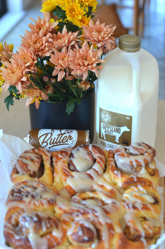 RECIPE// Cinnamon Scrolls with Cream Cheese Icing 